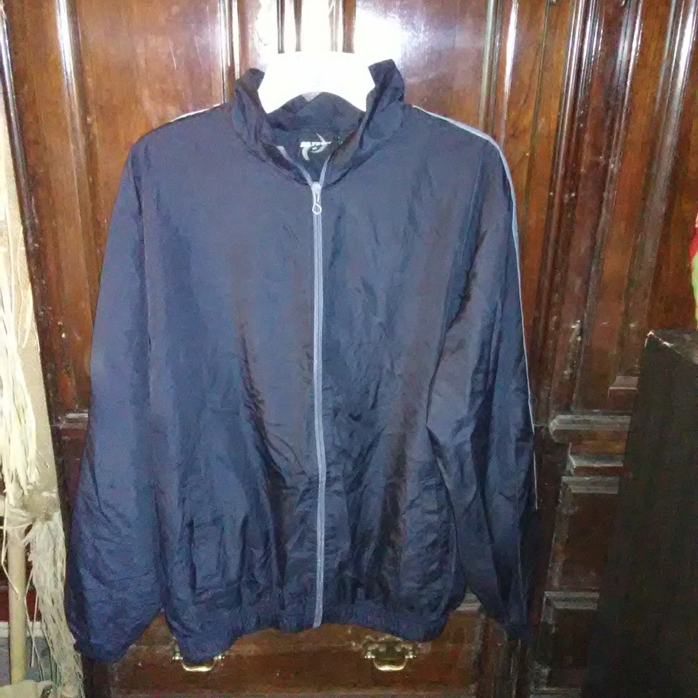 SB tech mens windbreaker